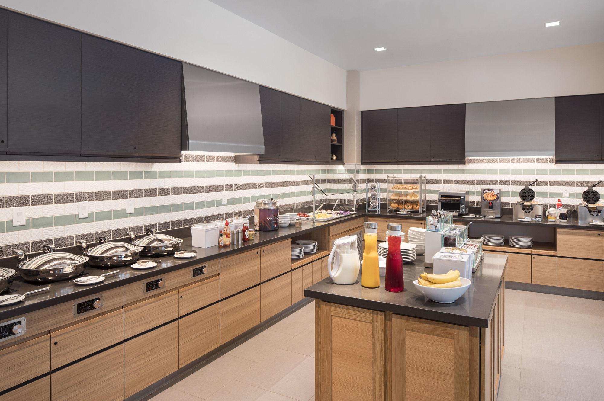 Residence Inn By Marriott Boston Уотъртаун Екстериор снимка