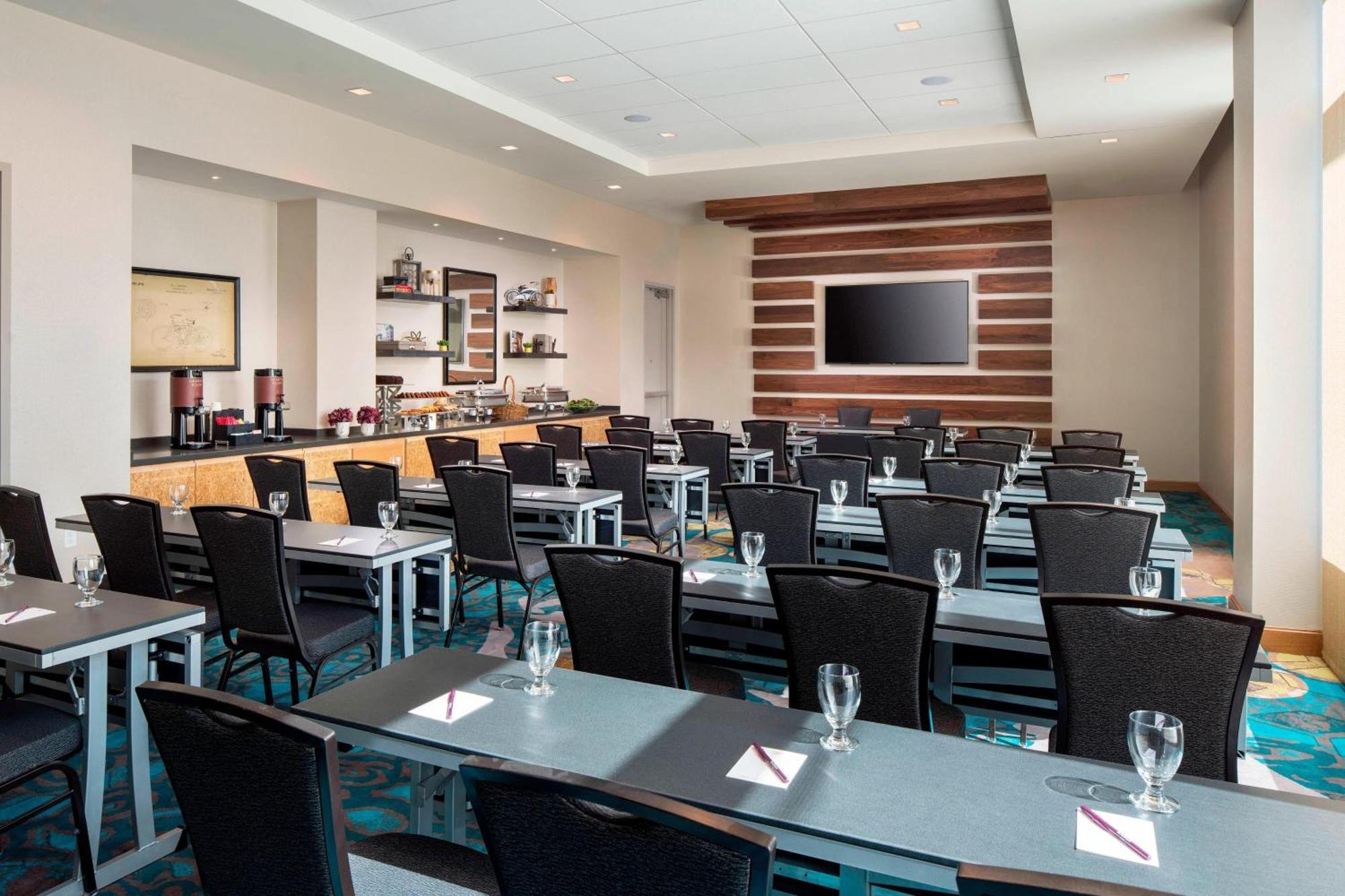 Residence Inn By Marriott Boston Уотъртаун Екстериор снимка