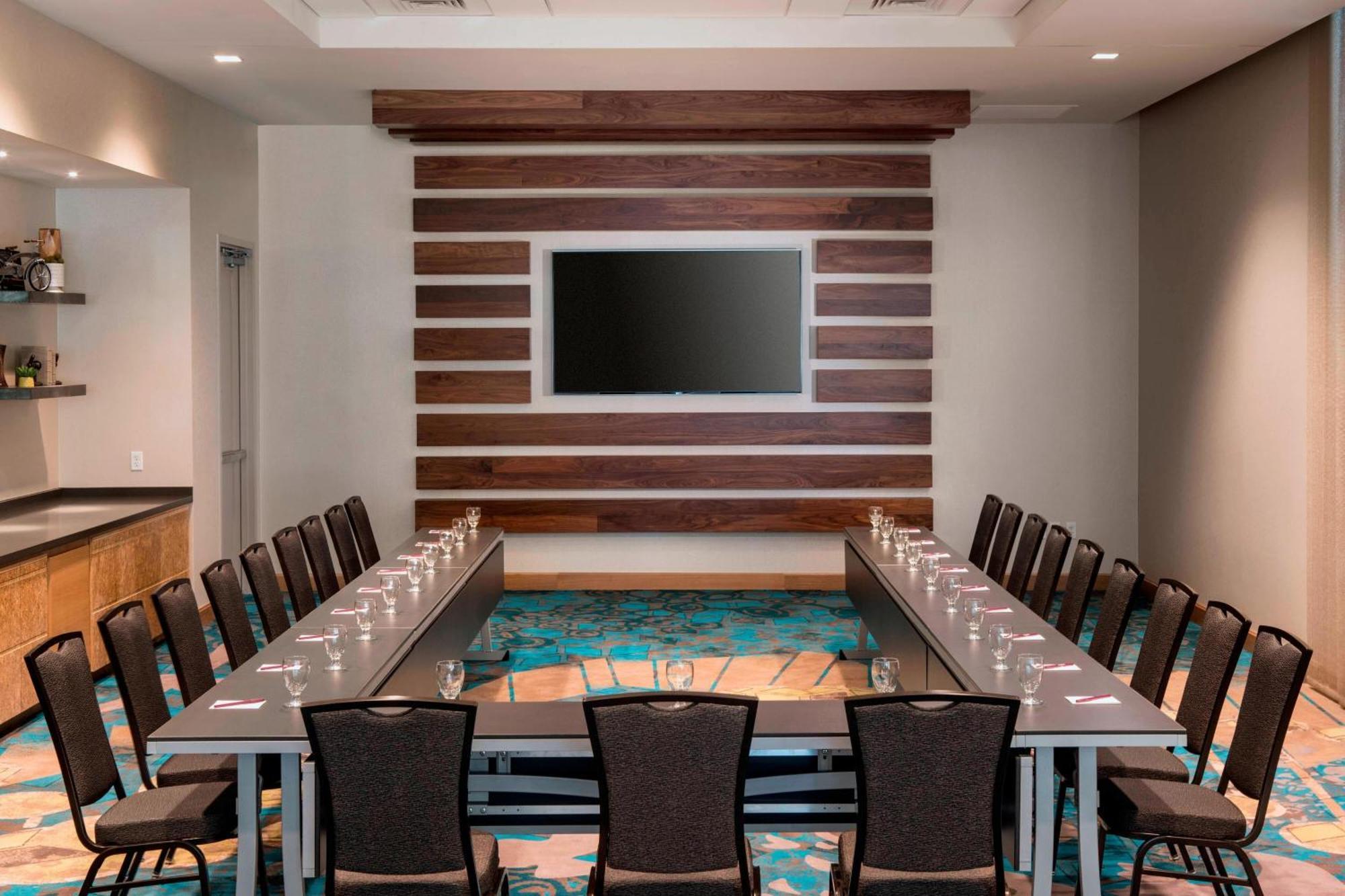 Residence Inn By Marriott Boston Уотъртаун Екстериор снимка