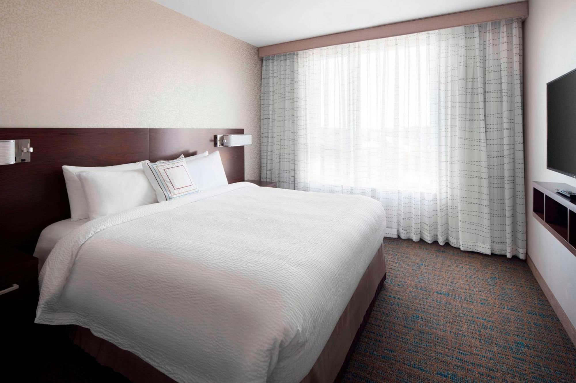 Residence Inn By Marriott Boston Уотъртаун Екстериор снимка