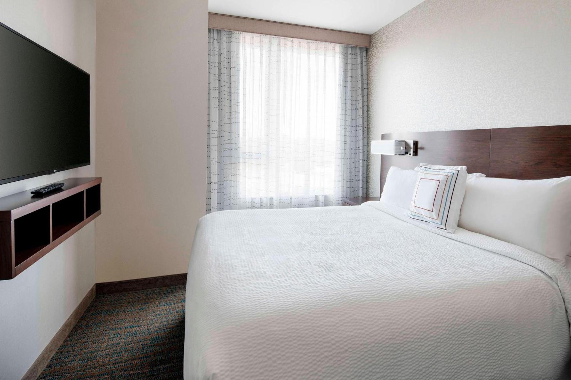 Residence Inn By Marriott Boston Уотъртаун Екстериор снимка
