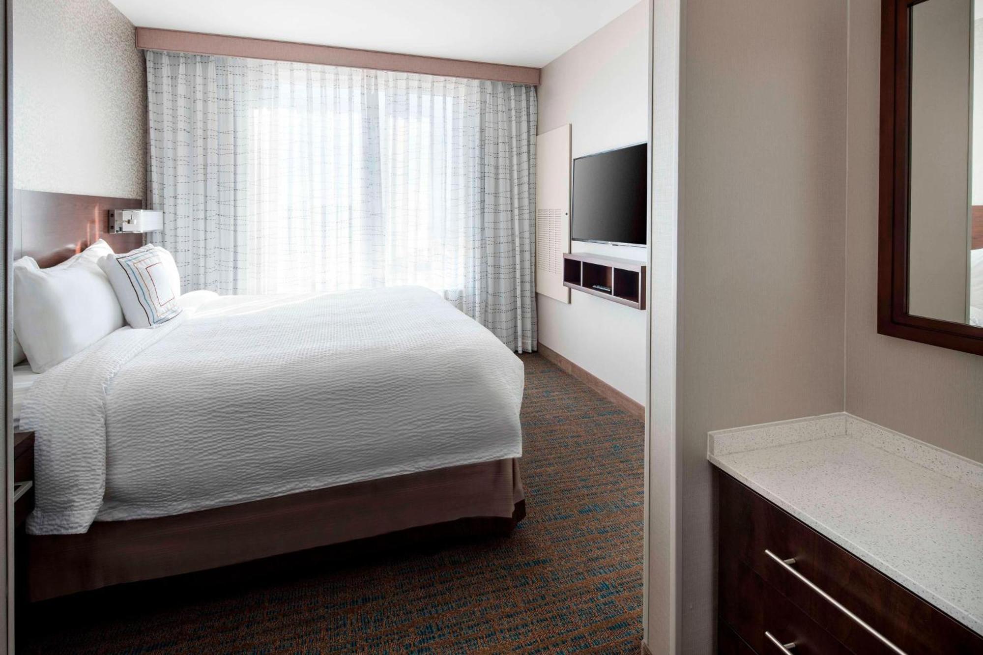 Residence Inn By Marriott Boston Уотъртаун Екстериор снимка